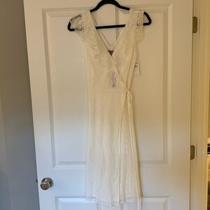 NWT Chelsea 28 white dress